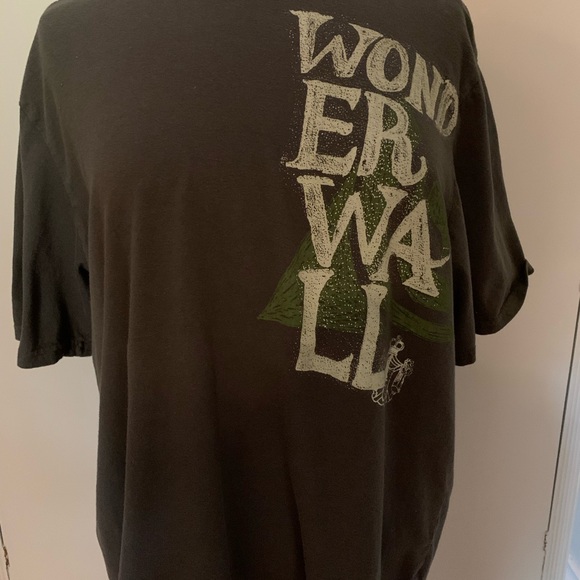 Wonderwall Graphic T-Shirt - Picture 1 of 3